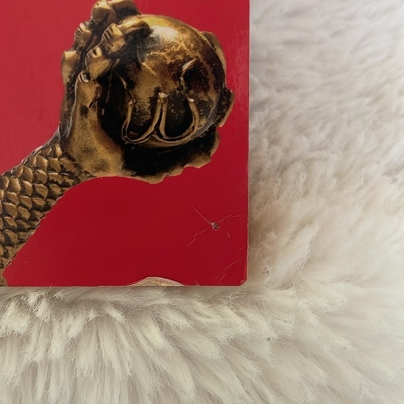 Managing the dragon is a discussion and a great book about the manufacturing - Picture 4 of 5